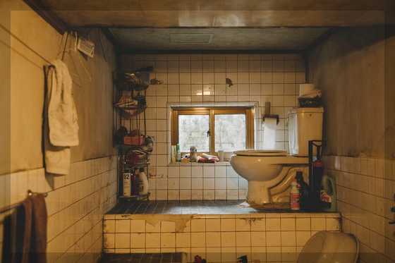 기생충-화장실.jpg