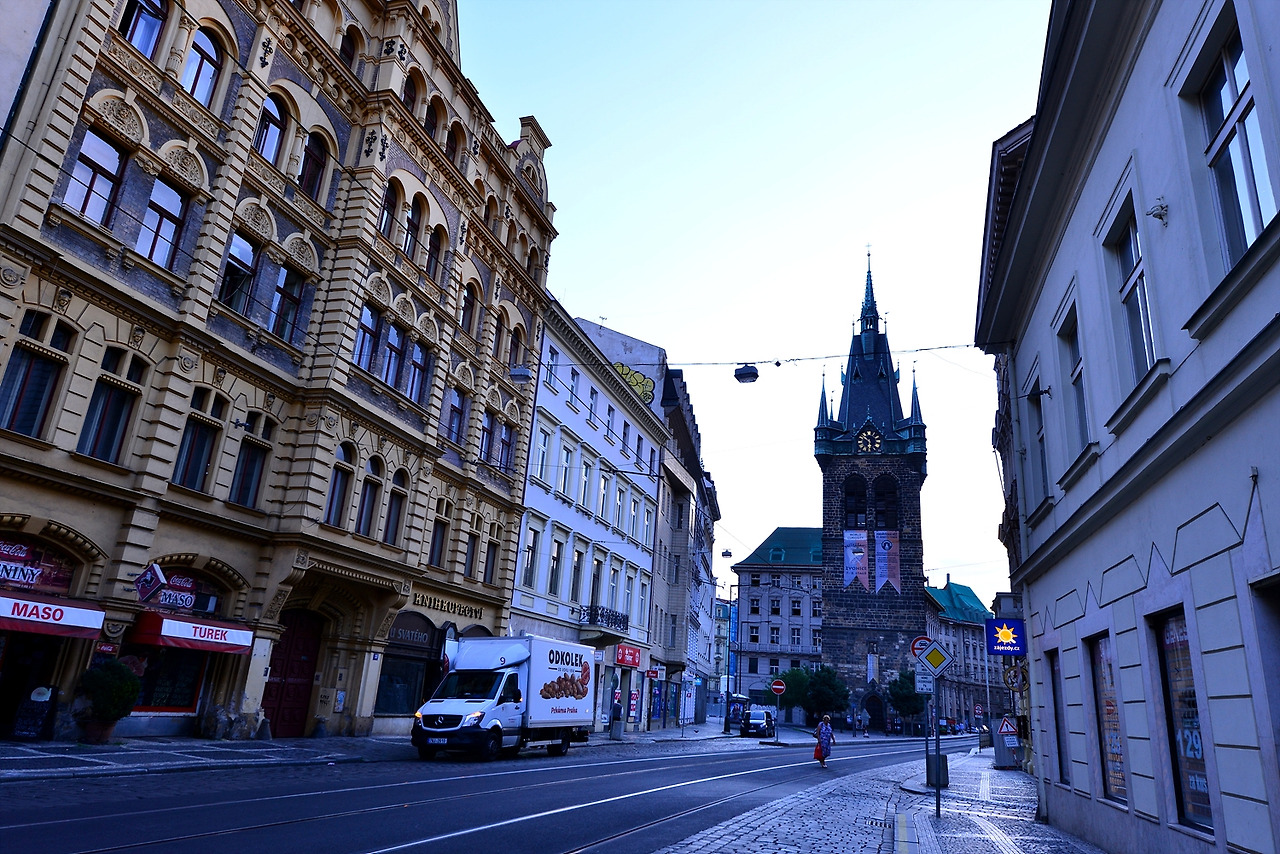 호텔 앞 골목 (5).jpg