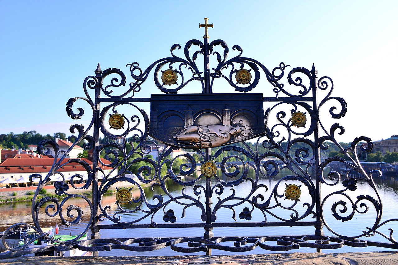 카를교에서 7.10  (52).jpg