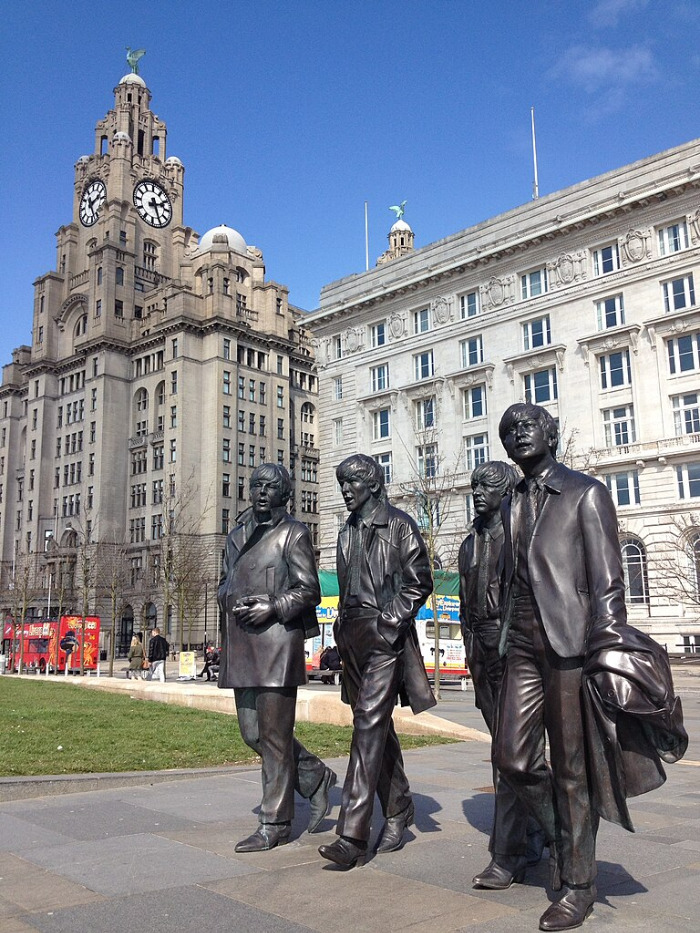 Beatles_Statue,_Liverpool_Waterfront_-_geograph.org.uk_-_4894164.jpg