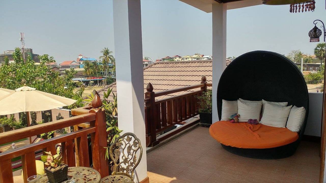 발코니 소파.jpg