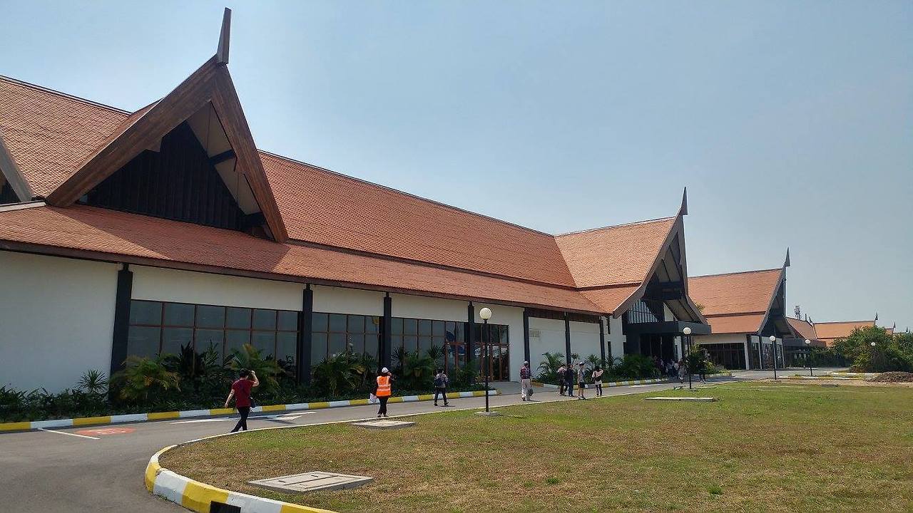 씨엠립 공항.jpg