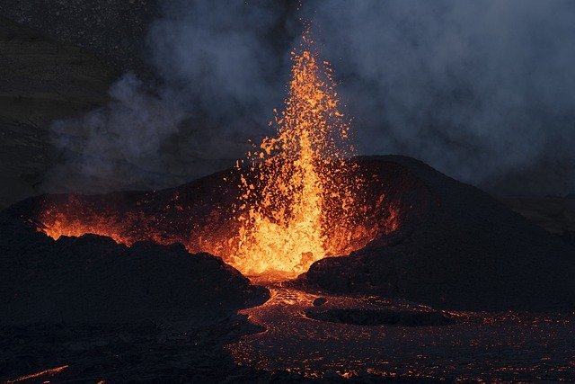 volcano-gc02c863ba_640.jpg