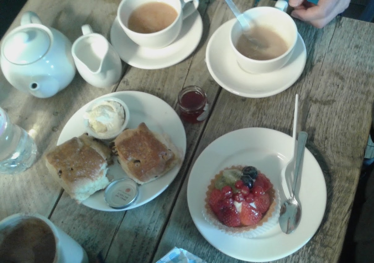 20160330_영국식 홍차와 스콘.jpg