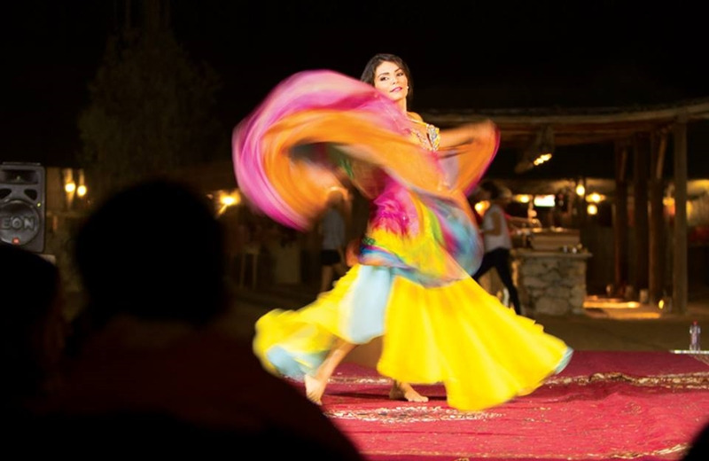 두바이 사막투어 밸리댄스 4.jpg