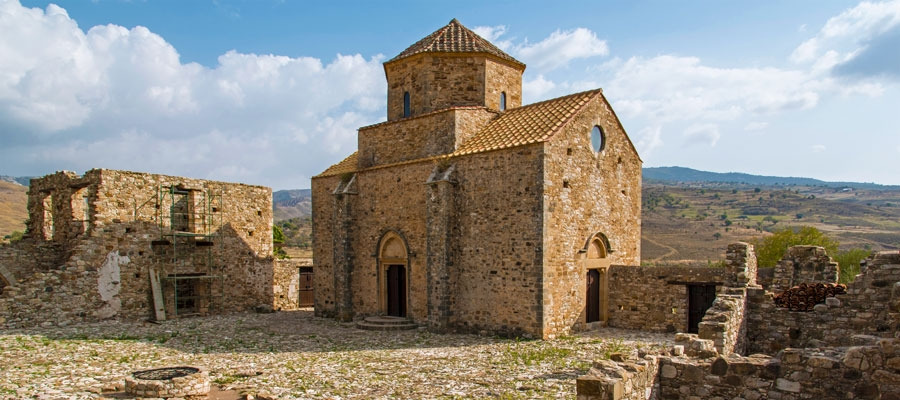 Sinti Monastery.jpg