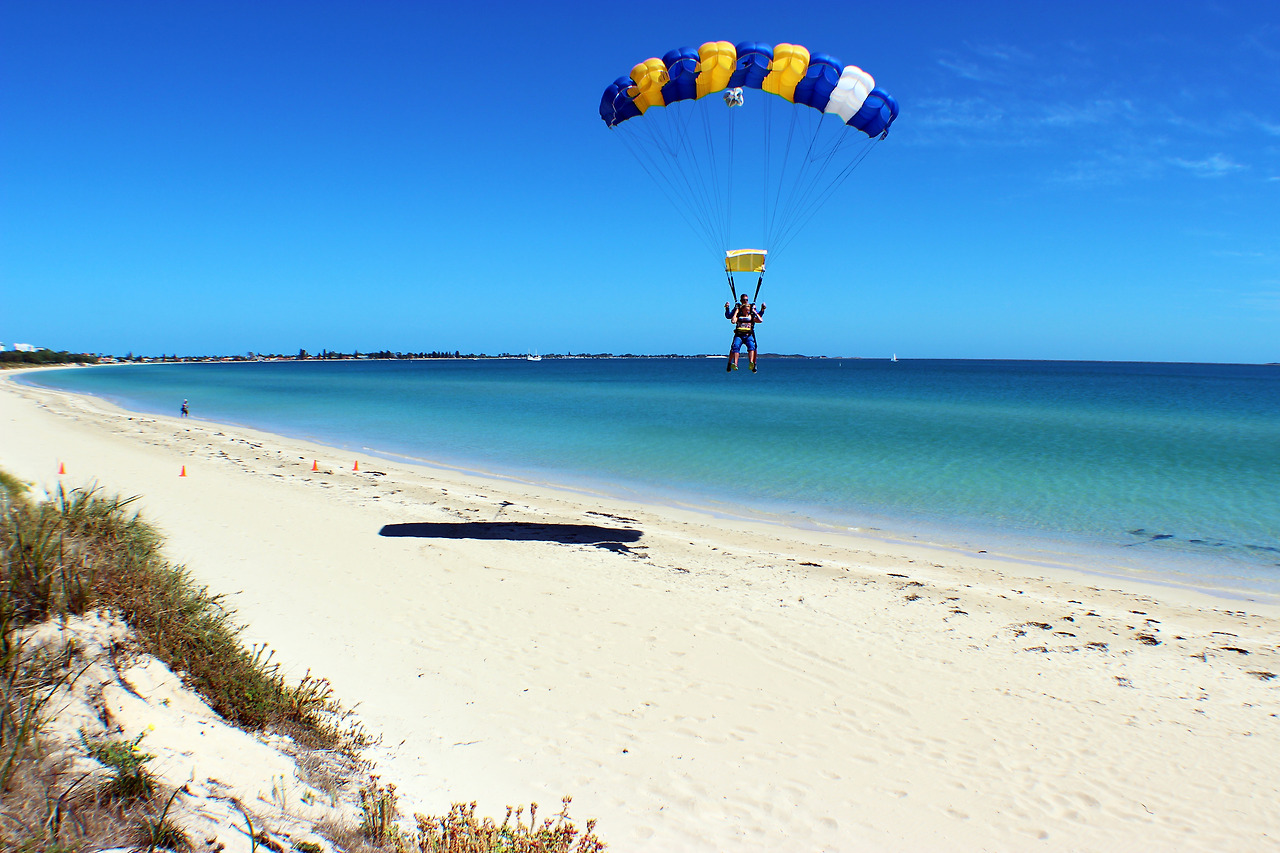Rockingham Beach Skydiving.jpg
