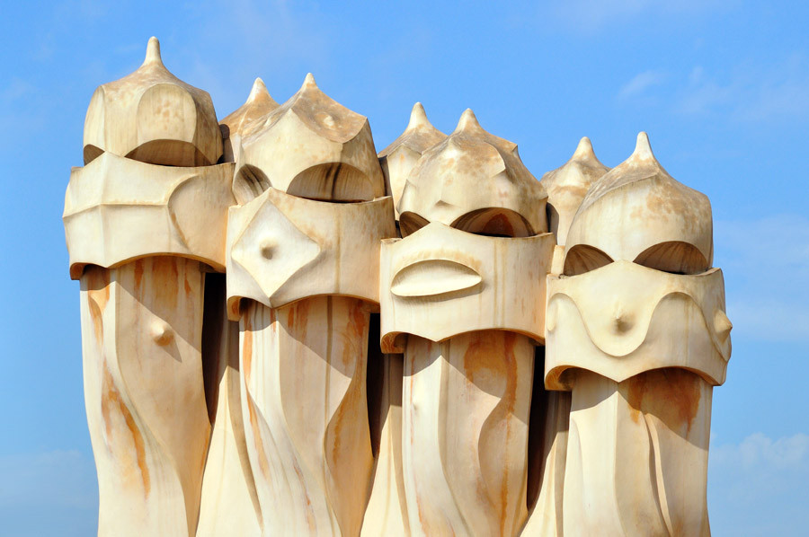 la-pedrera-chimeneas.jpg