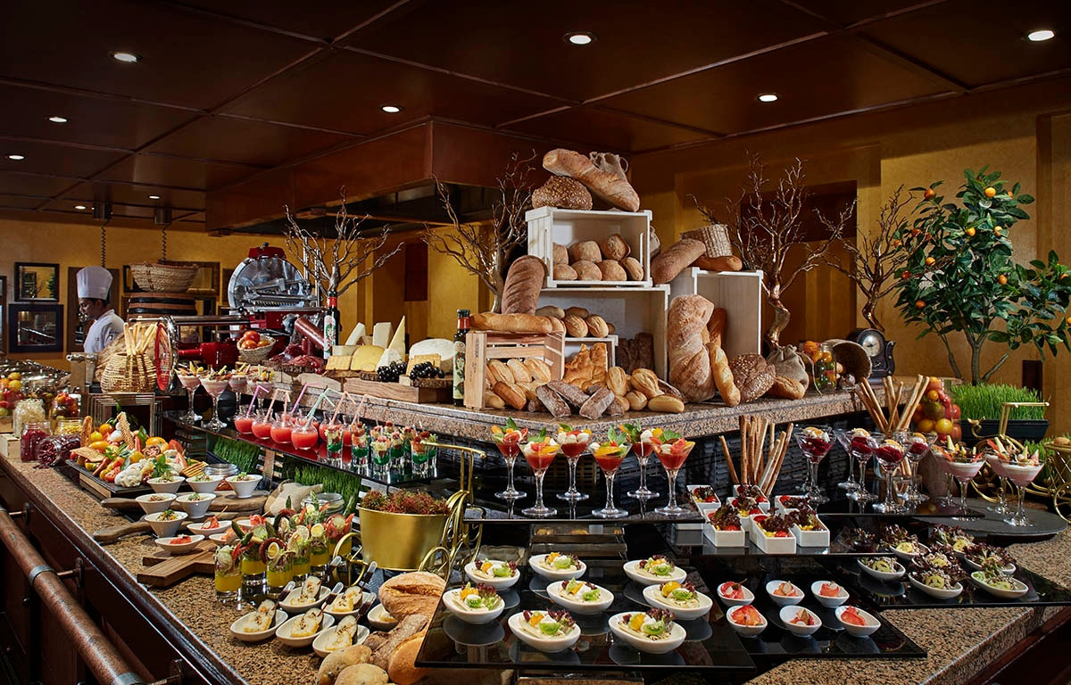 Bab_Al_Shams_Buffet_Al_Forsan.jpg