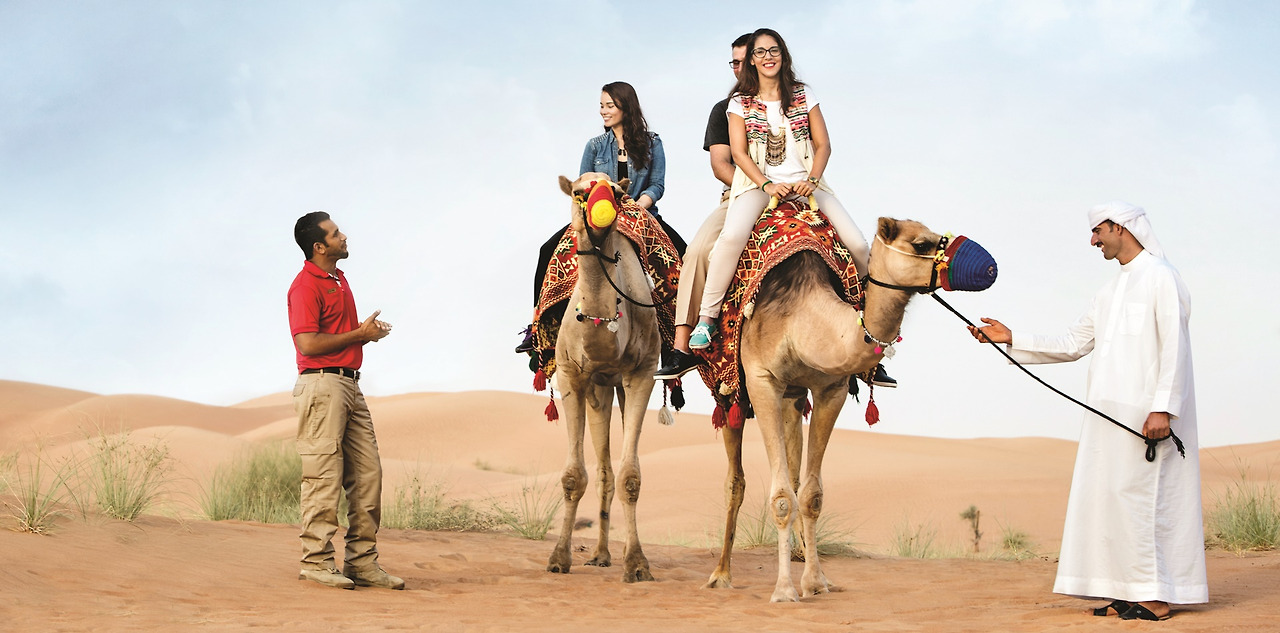 UAE10405S_1920_Camel-Trekking_20170416.jpg