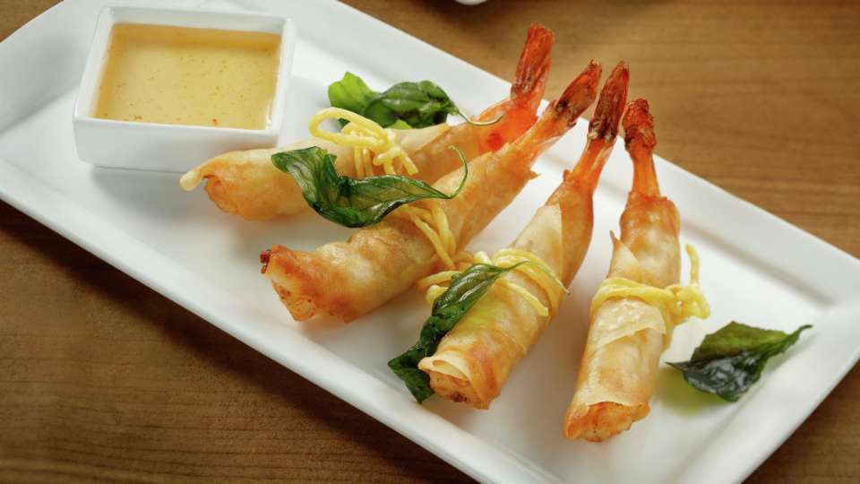 aria-dining-lemongrass-prawn-rolls.jpg.image.960.540.high.jpg