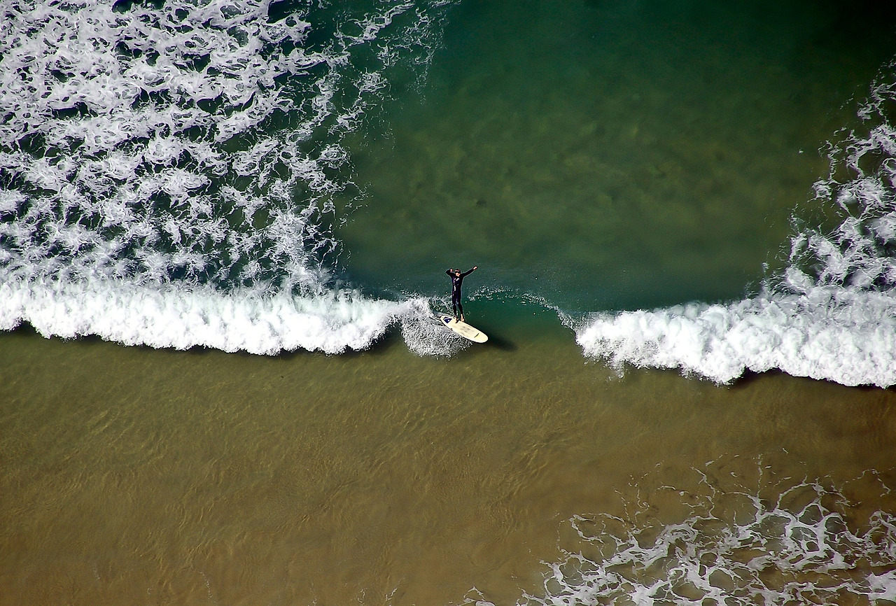 surfer-425050_1920.jpg