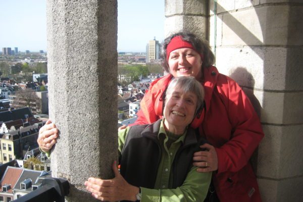 2011-Rosi-and-Donna-Haraway-Dom-tower-e1542972675261.jpg