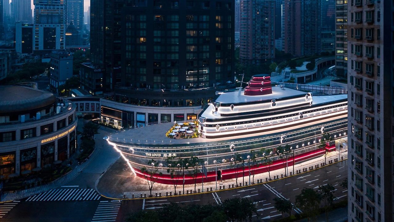 louis-vuitton-the-louis-shanghai-concept-store-croisiere-13-1920x1080.jpg