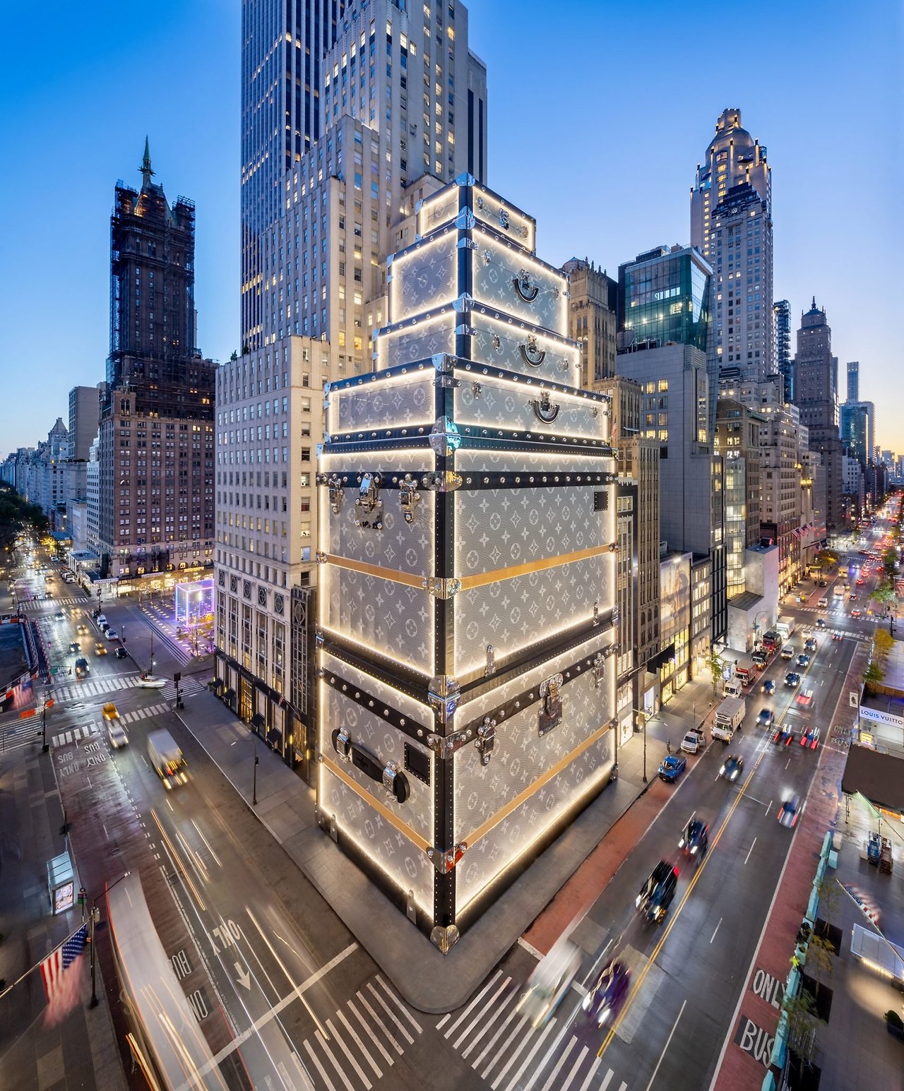 louis-vuitton-flagship-oma-new-york-city_dezeen_2364_col_18-1704x2058.jpg