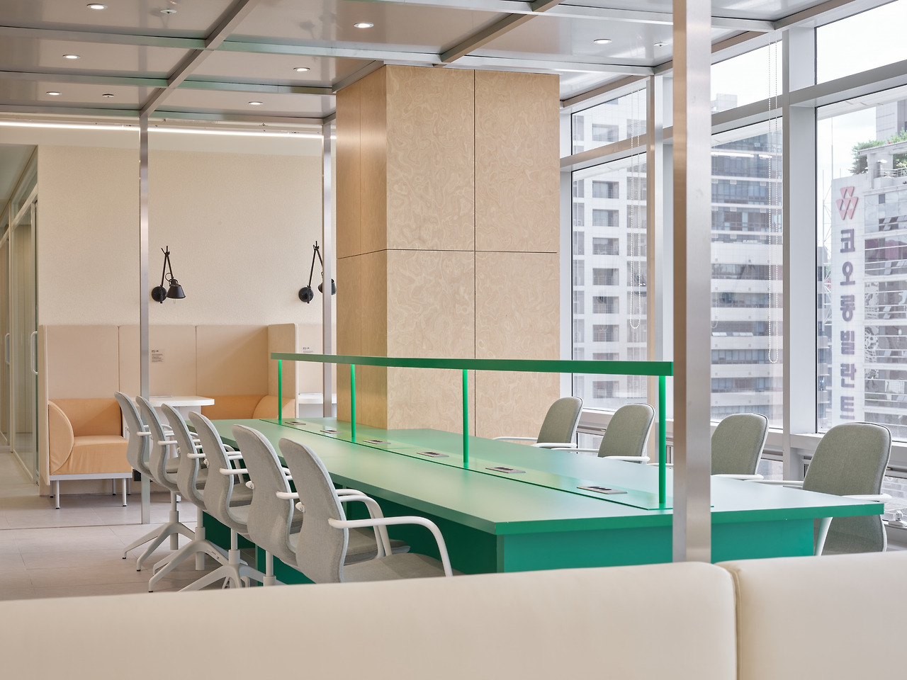 20210815_FastFive Interior1818 (2).jpg