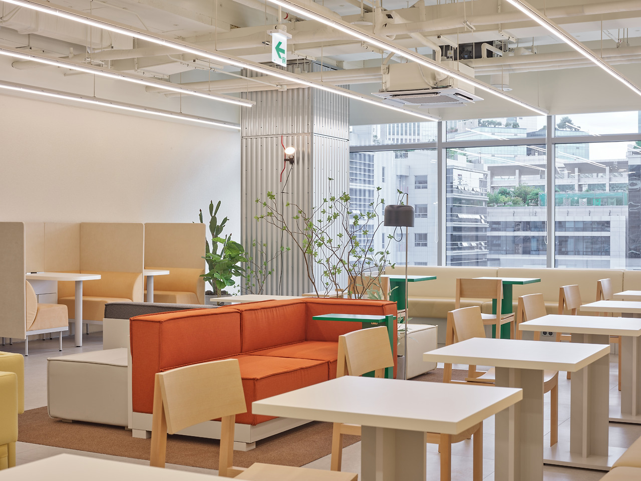 20210815_FastFive Interior1854 (1).jpg