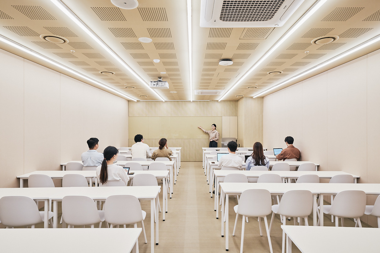 신논현2호점 세미나실.jpg