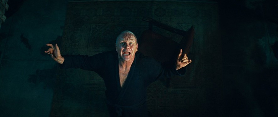 더 라이트 악마는 있다 루카스 신부.jpg