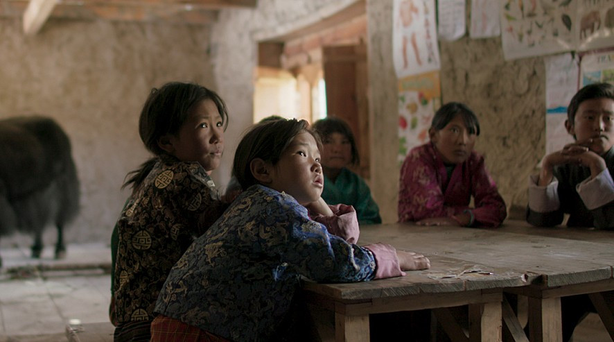 교실 안의 야크_스틸컷_1.jpg