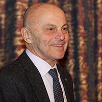 200px-Eugene_Fama_at_Nobel_Prize%2C_2013.jpg