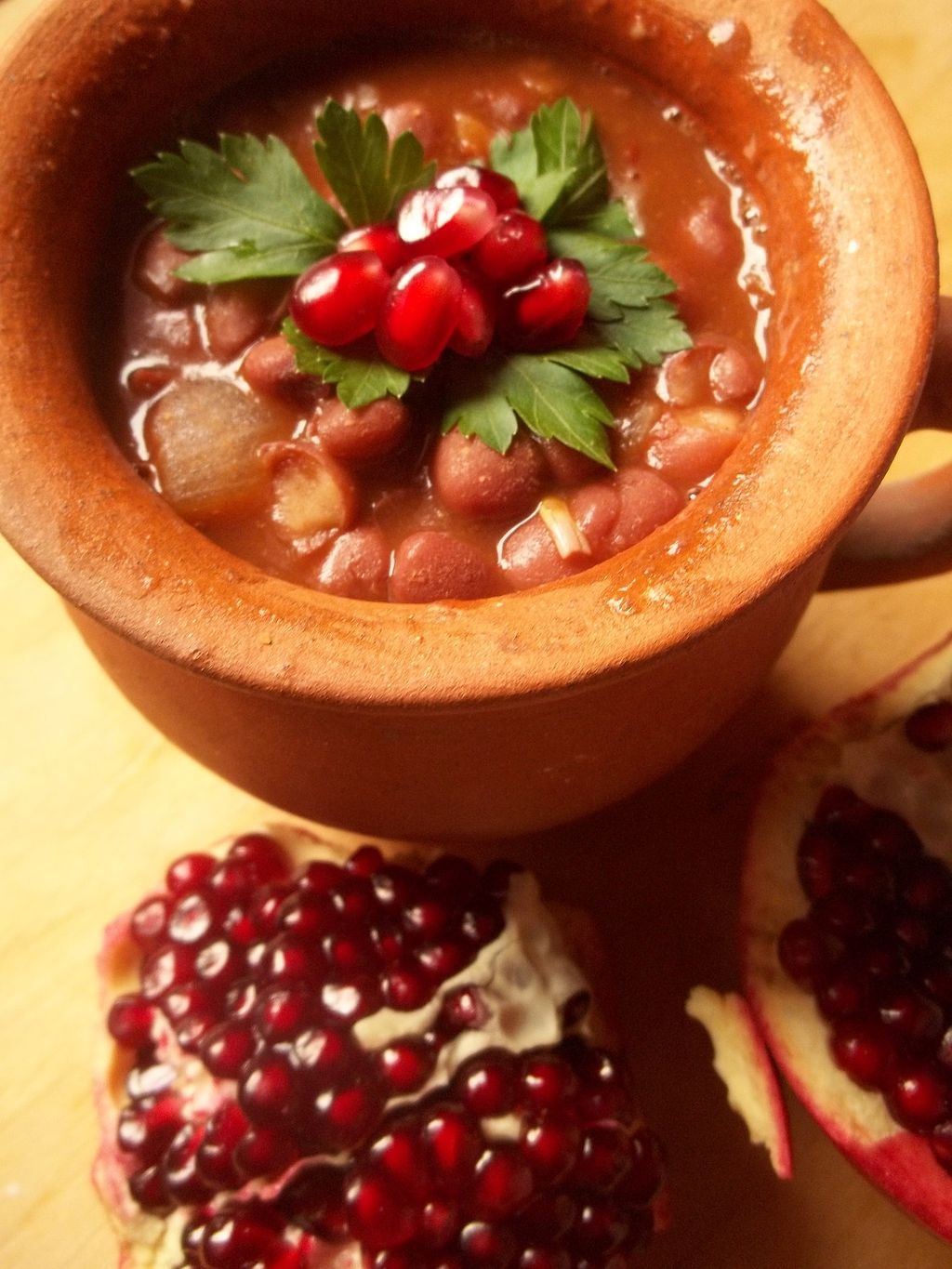 1024px-Lobio_with_pomegranate_juice.jpg
