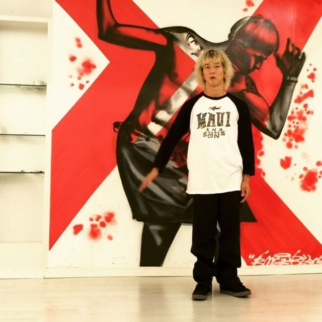 팝핀현준 엑스 앞.jpg