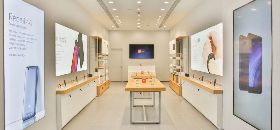 xiaomi-opens-first-offline-store-lsquo-mi-home-rsquo-in-bengaluru1100-1494583303_980x457.jpg