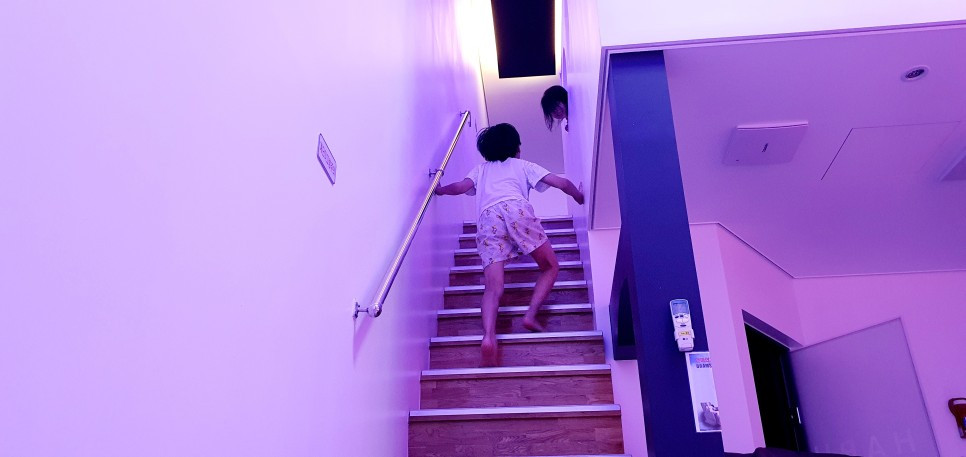 무인텔아이들계단.jpg