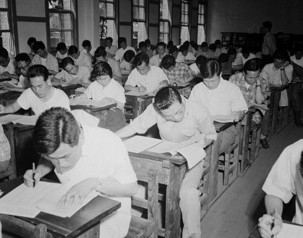 제14회 사법 고등고시(서울대 법대)-수험자들(19620701)1-1.jpg