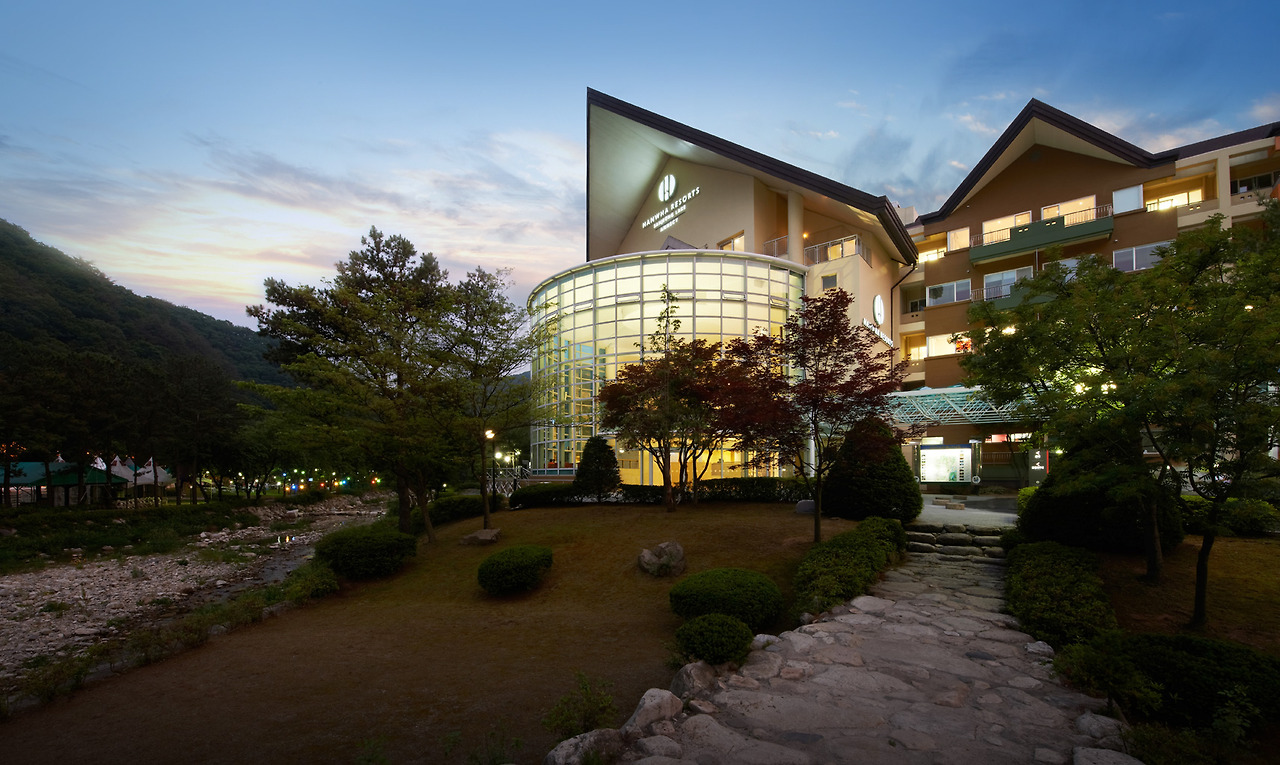 hanwhaHotelResort.jpg