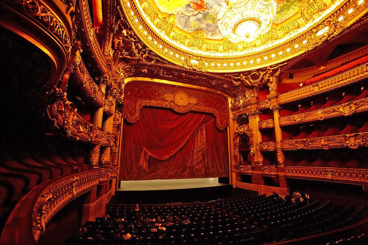 Palais_Garnier_auditorium_and_stage.jpg
