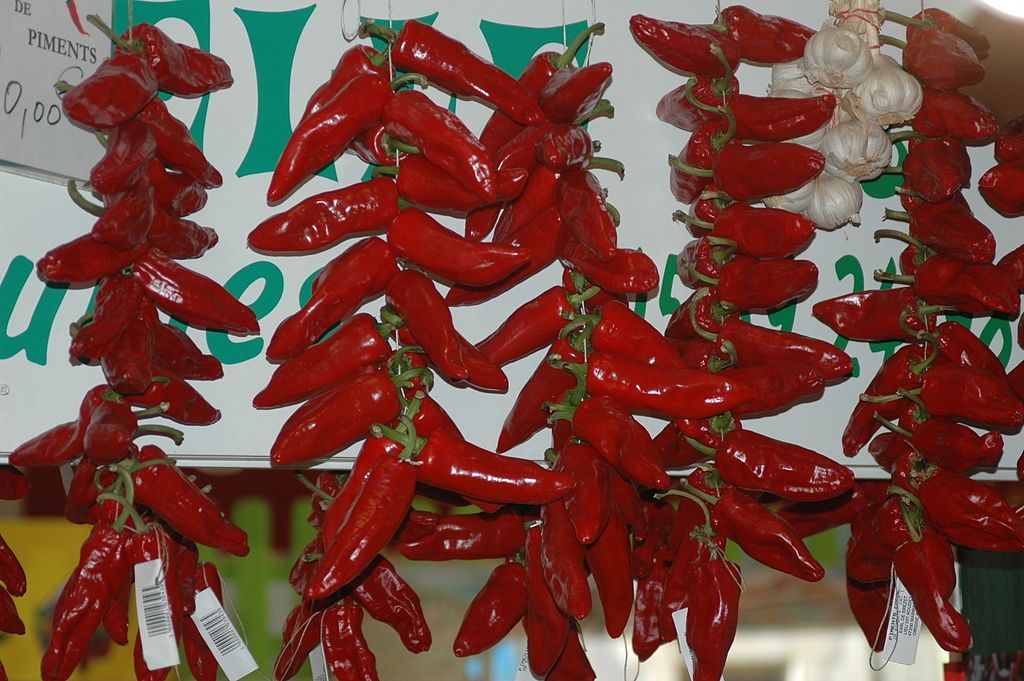 1024px-Biarritz_Piments.jpg
