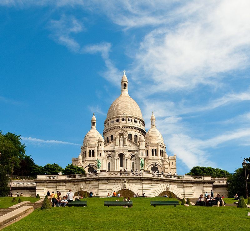 800px-Basilique_du_Sacré-Cœur_de_Montmartre_2.jpg