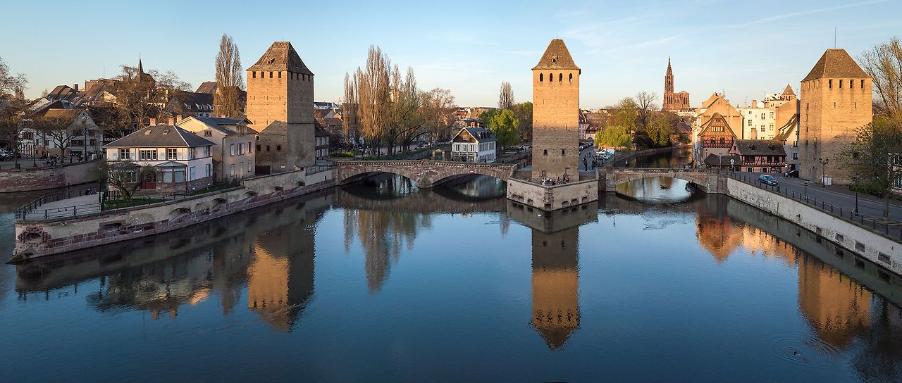 Strasbourg_Ponts_couverts_au_coucher_du_soleil.jpg
