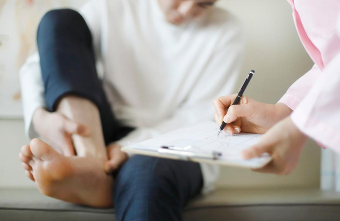 당뇨인 발 감각 점점 무뎌지기 전에 당뇨발 관리7.jpg