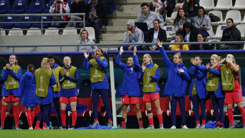 USWNT-Bench-III.jpg