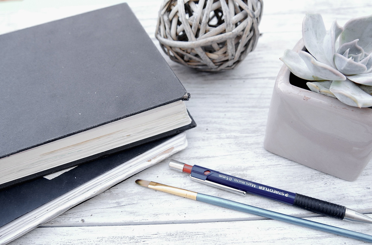 sketchbook-4637459_1920.jpg