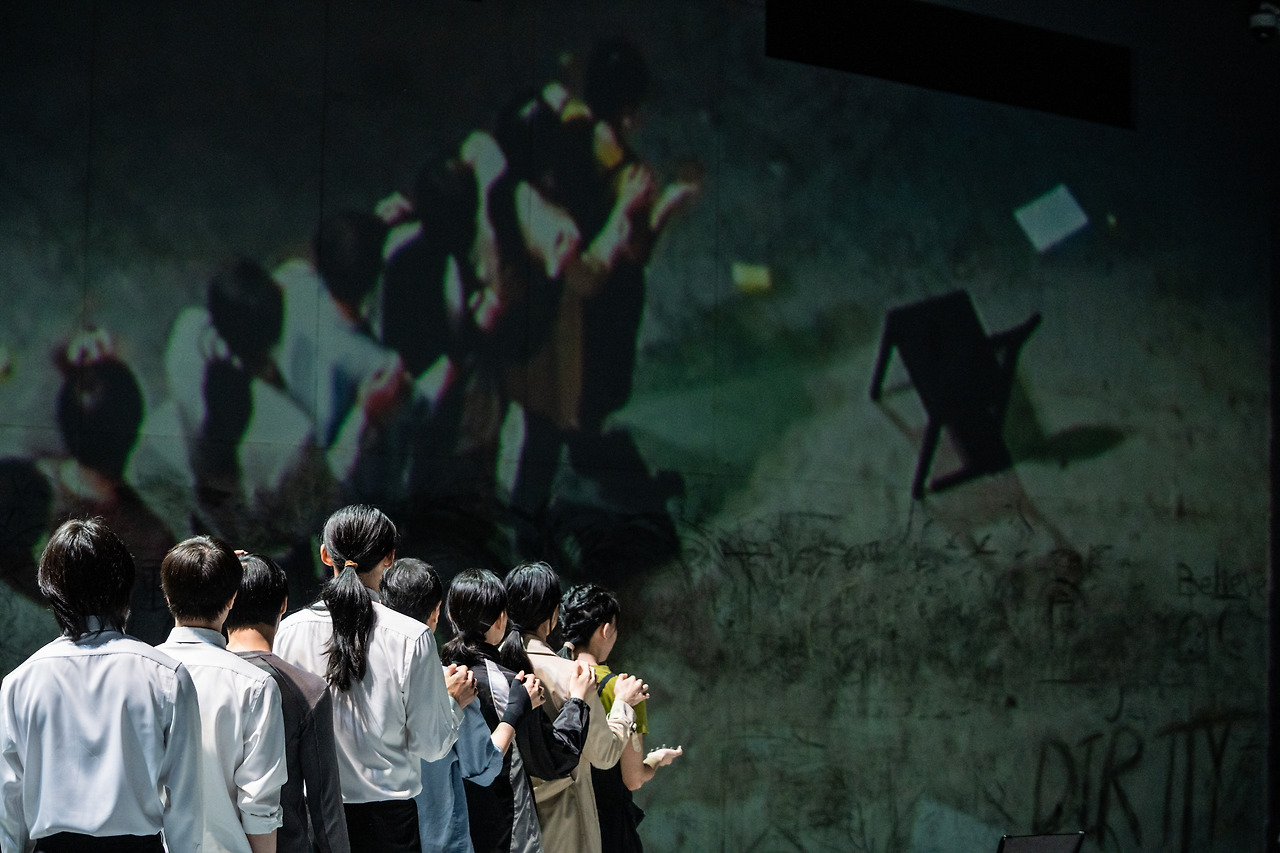 Stage Photo_8_CarmenSo_Courtesy of City Contemporary Dance Company.jpg