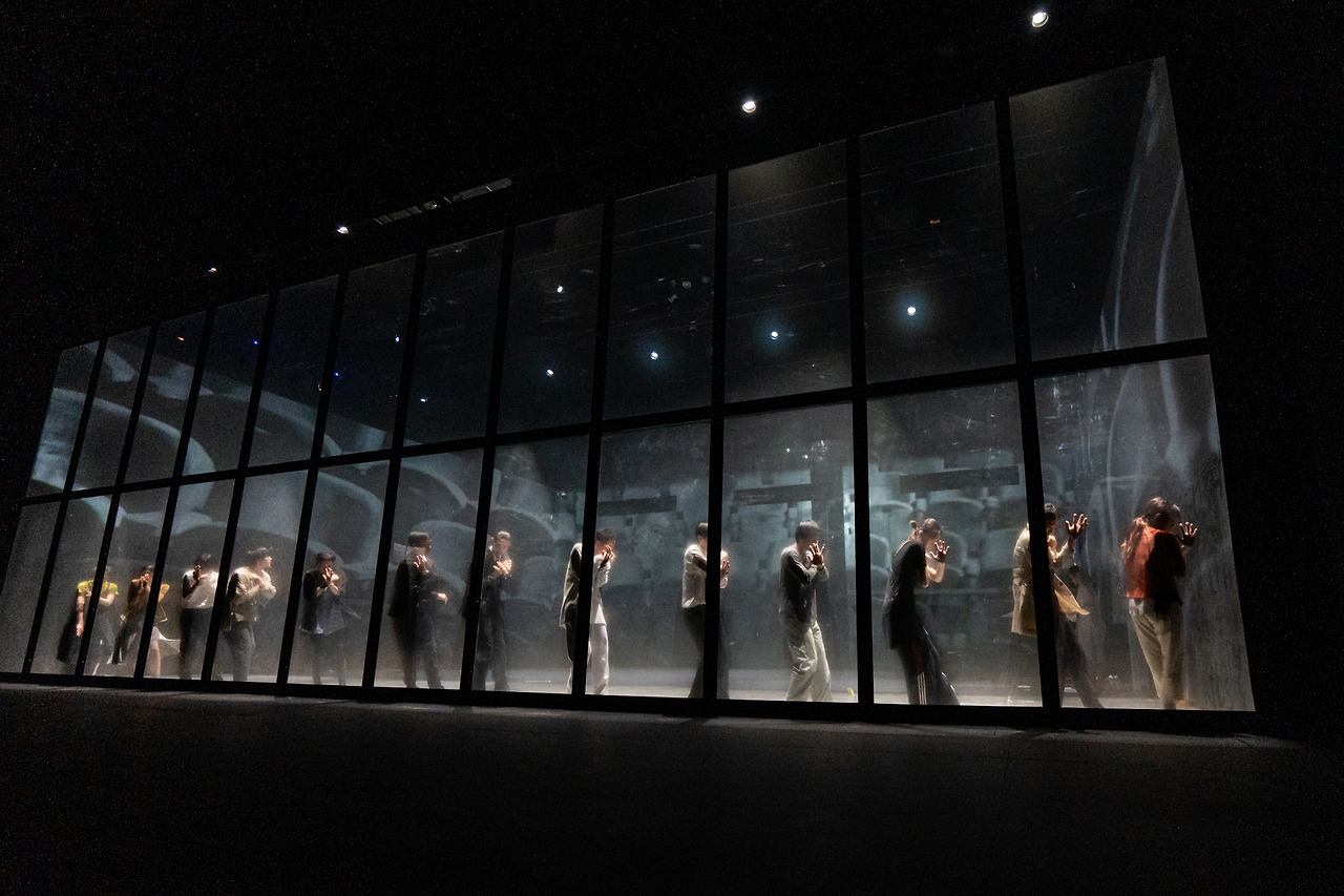 Stage Photo_6_CarmenSo_Courtesy of City Contemporary Dance Company.jpg