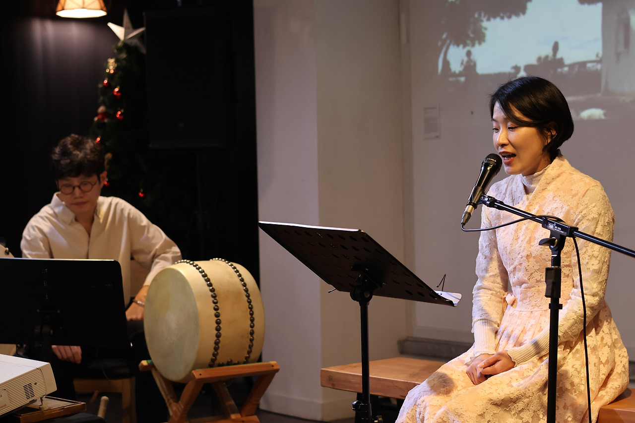 '로즈 이야기' 쇼케이스 사진 (5).jpg