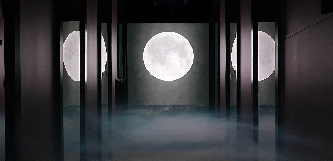 corridor of light2.jpg