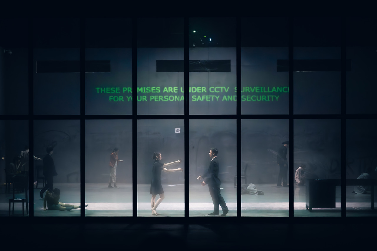 Stage Photo_14_Ray Cheung_Courtesy of City Contemporary Dance Company.jpg