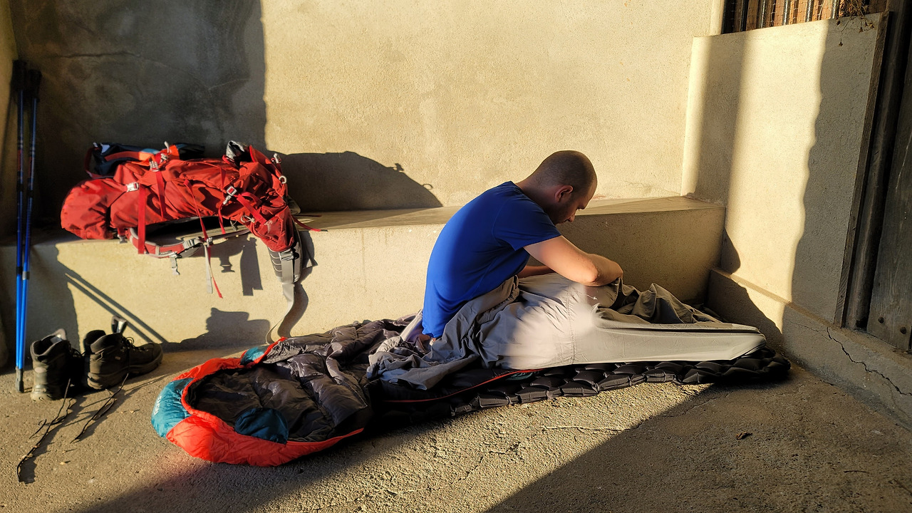 23-6노숙 동료 싸비Szabi.jpg