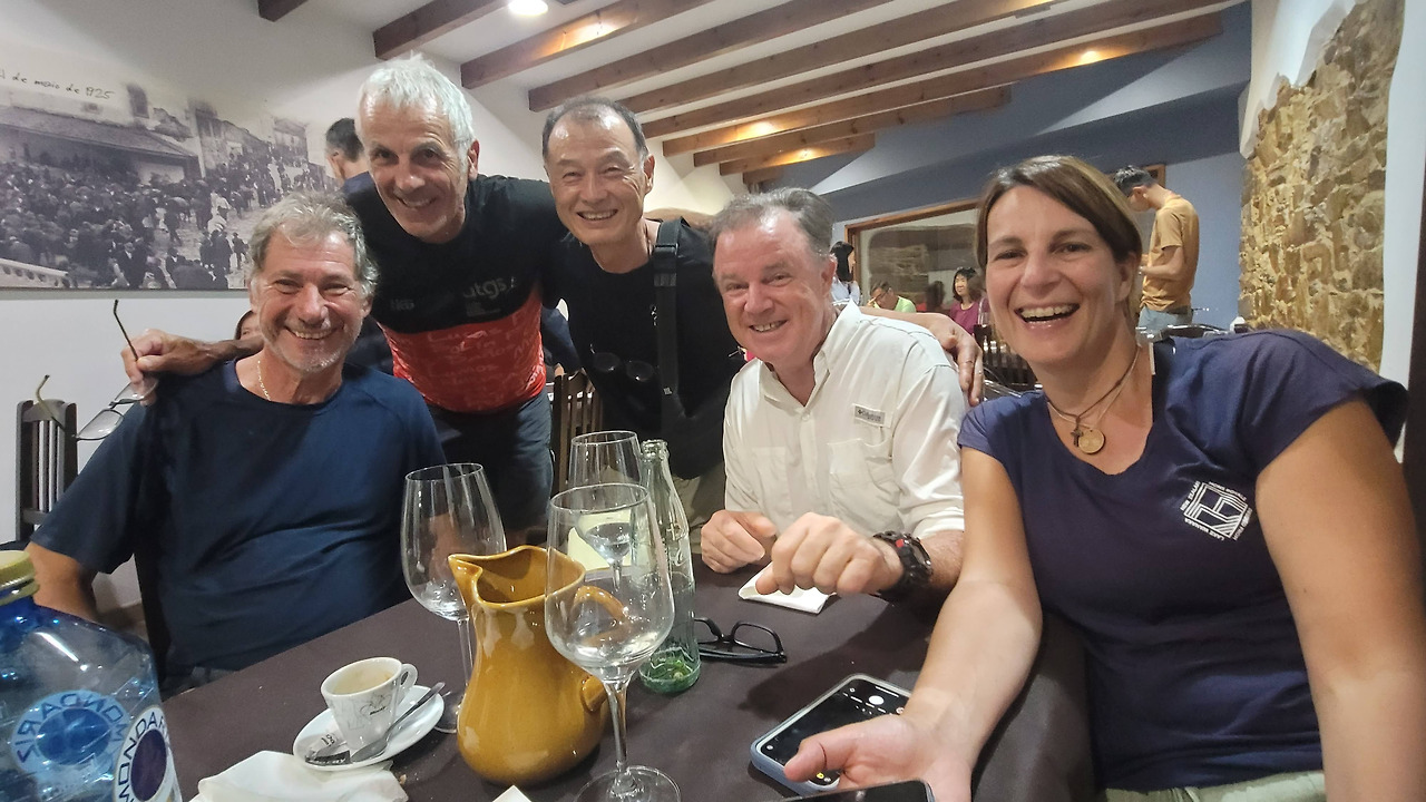 24-1.폰사그라다 식당에서 즐거운 한 때.jpg