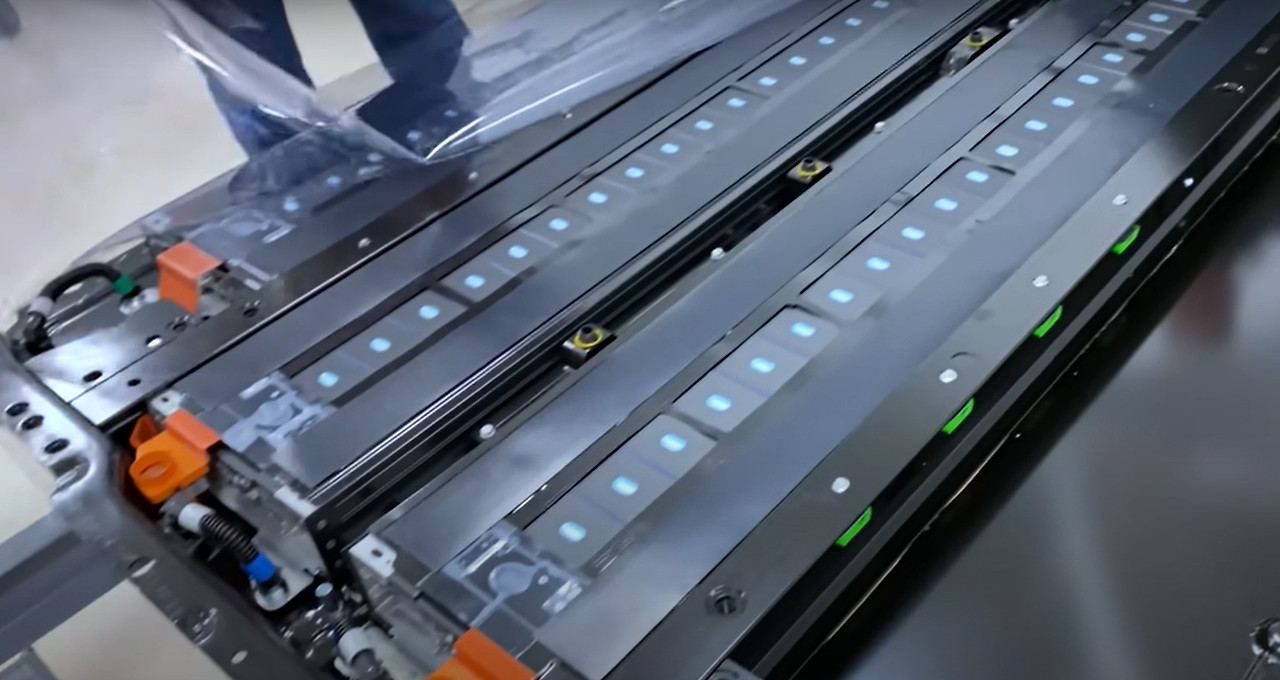 tesla CATL LFP battery.jpg