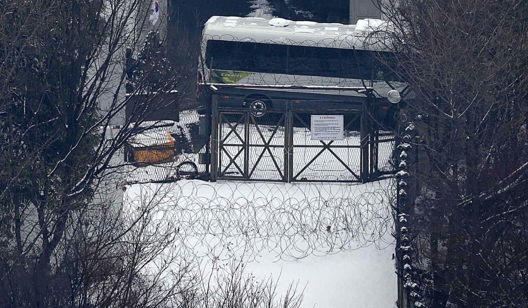 관저 철조망.jpg