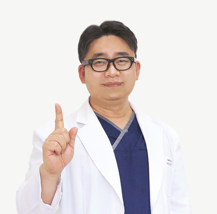 2천영덕 원장님.jpg