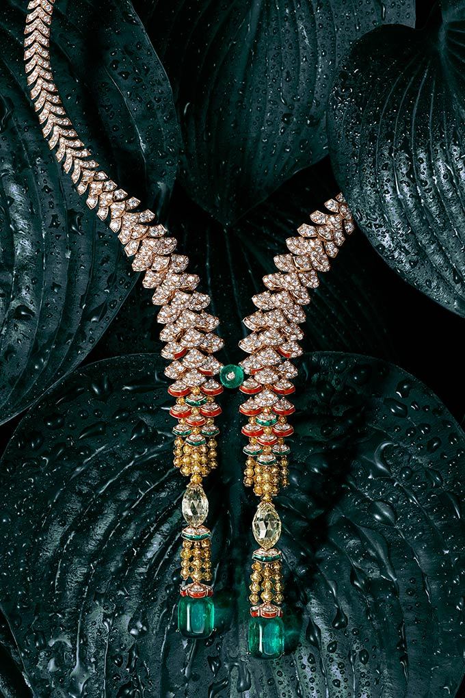 Pineas-High-Jewellery-necklace-pink-gold-emeralds-coral-diamonds_CRH7001001.jpg