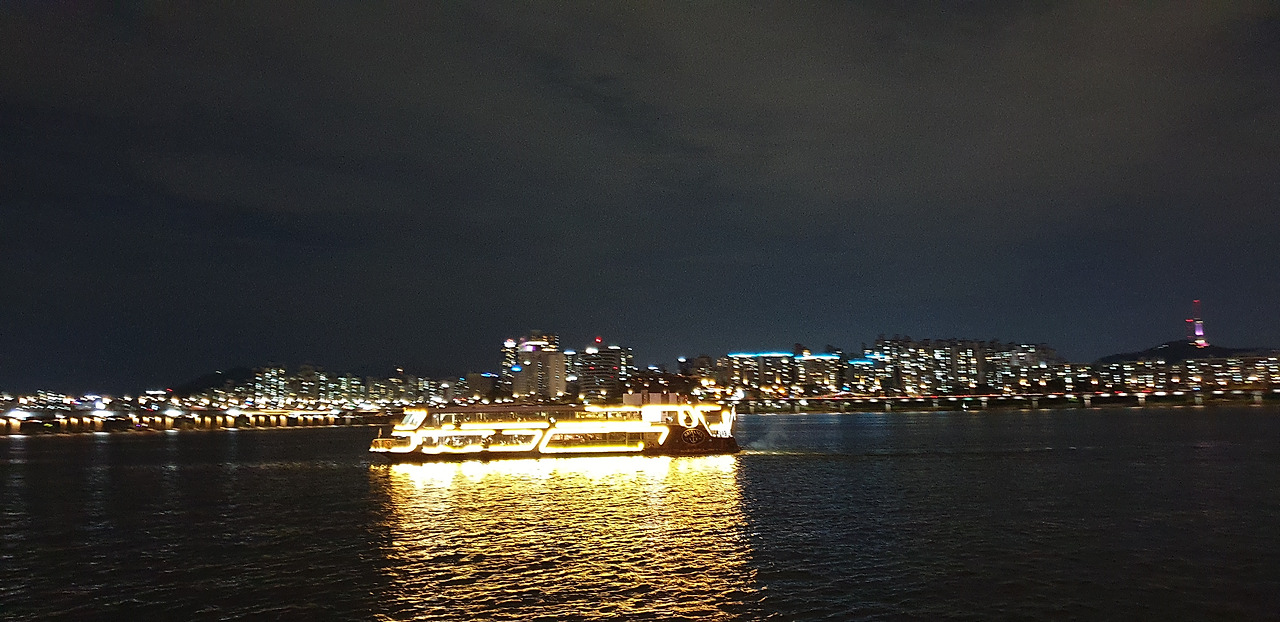 한강유람선2.jpg